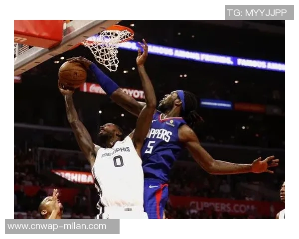 尼克斯与灰熊激战正酣球迷期待精彩对决与精彩瞬间 尼克斯与灰熊激战正酣球迷期待精彩对决与精彩瞬间